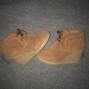Brown boot wedges